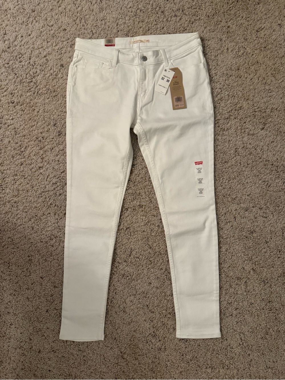 Levi’s 535 Super Skinny White Jeans, Women’s size 30x32